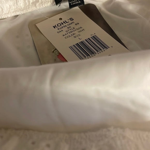 White eyelet skirt NWT size L - Picture 9 of 10